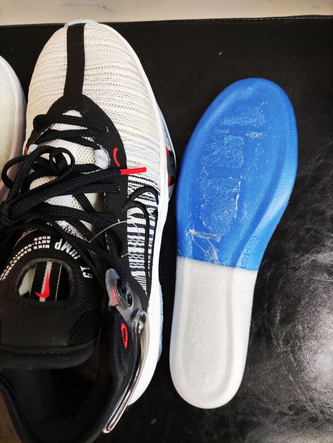 脚感巨弹、气垫巨厚、重心巨高、颜值巨无语!原价1499元现在499元,你会买吗?